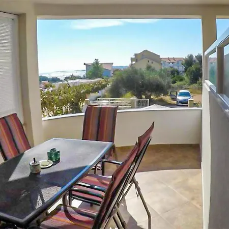 2 Bedroom Lovely Apartment In Biograd