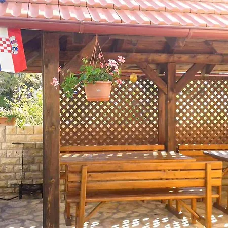 In Biograd With Wifi شقة بيوغْغاد نا موغو